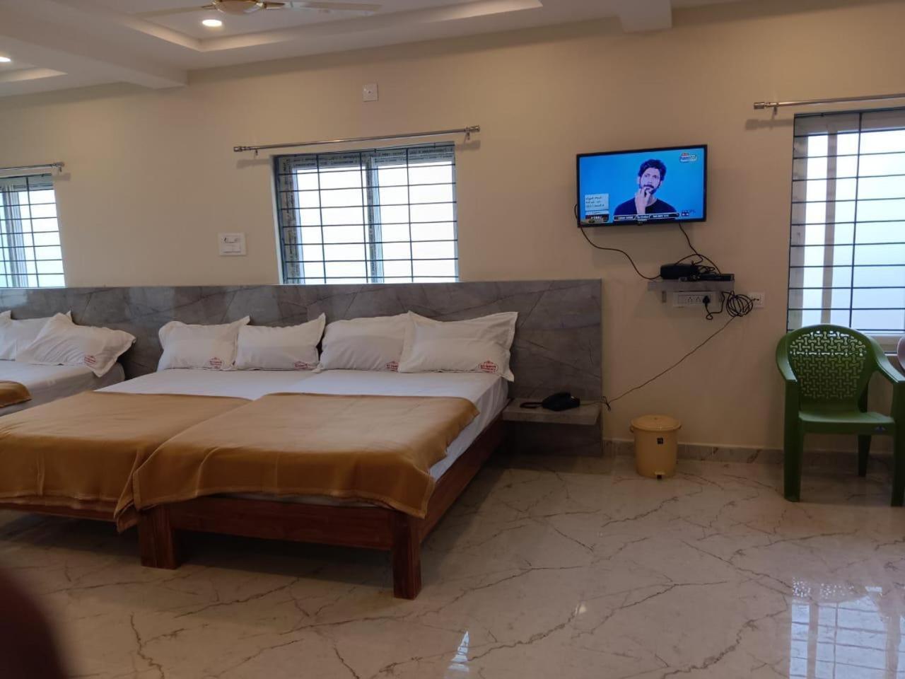 Отель Sri Ganesh Residency Тирупати Экстерьер фото
